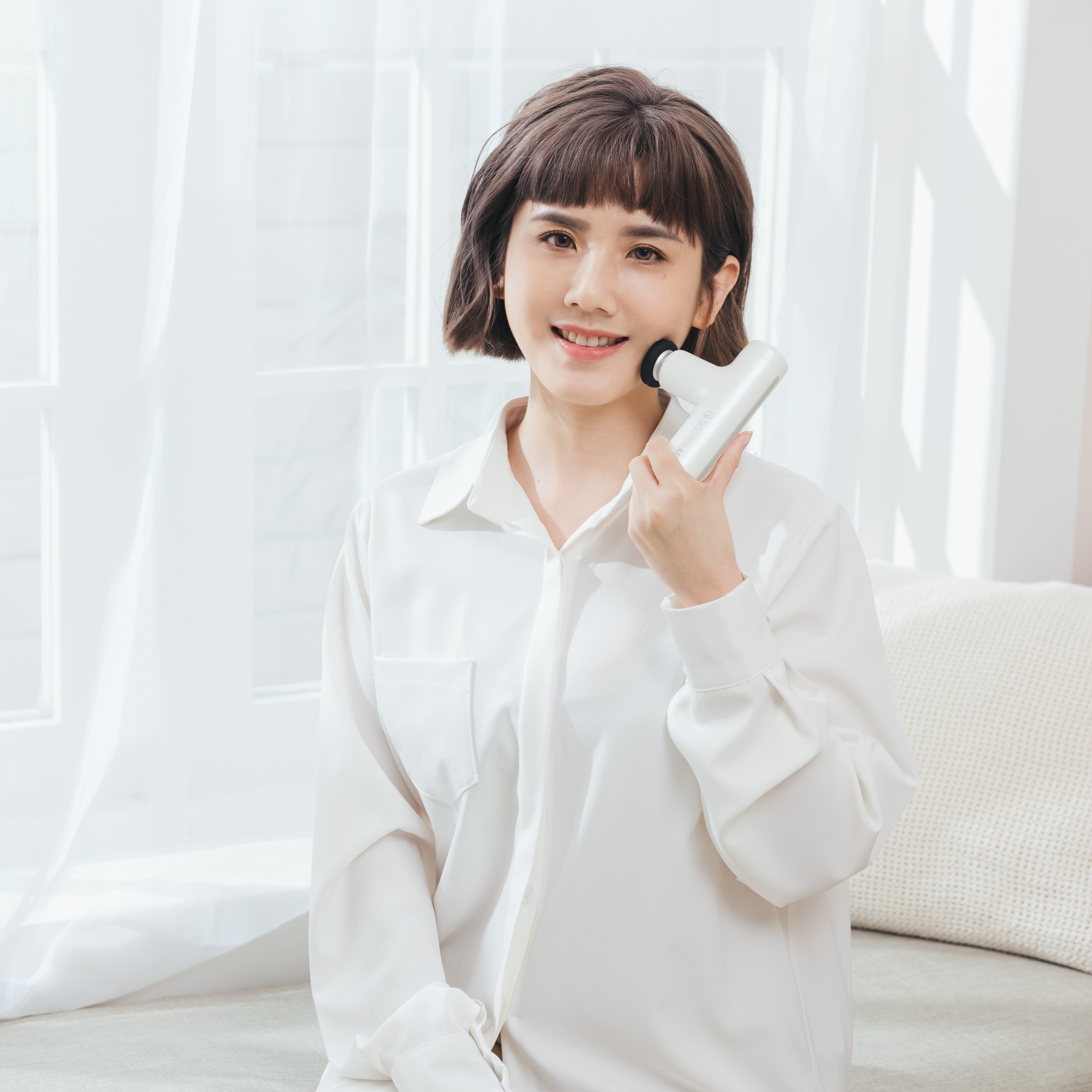 【贈品】DOCTORAIR 隨身輕巧按摩槍 REG-04 (不挑色)